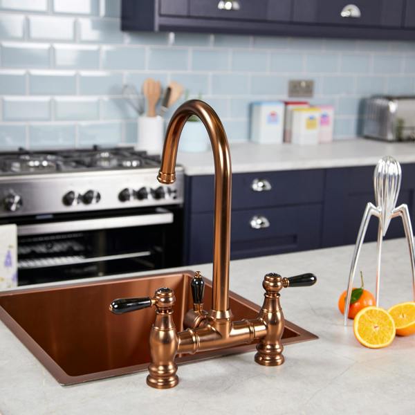 Flode klas | Traditional Bridge Style 3 in 1 Instant Boiling Tap | Black Ceramic Levers | Brushed Copper Finish