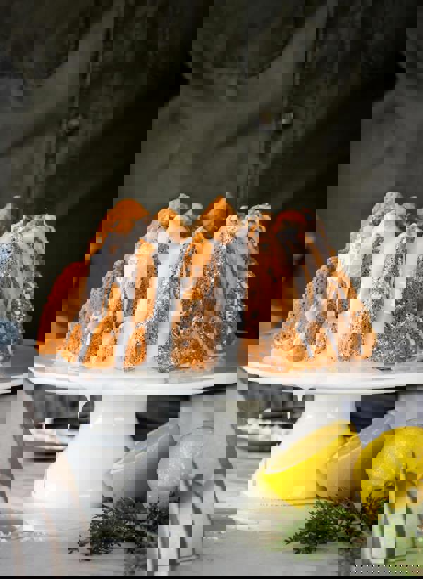 MasterClass Cast Aluminium Decorative Peak Cake Tin, 24cm