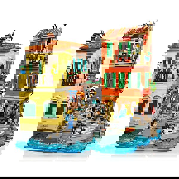 LEGO  Ideas 21359 The Italian Riviera