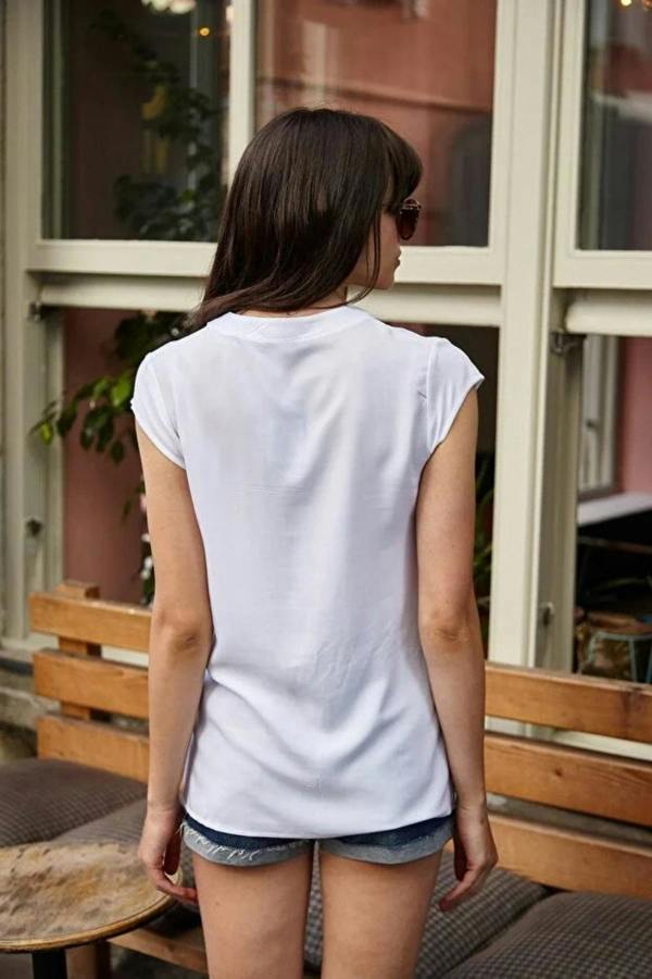 Hoxton Gal Sleeveless V-Neck Shirt