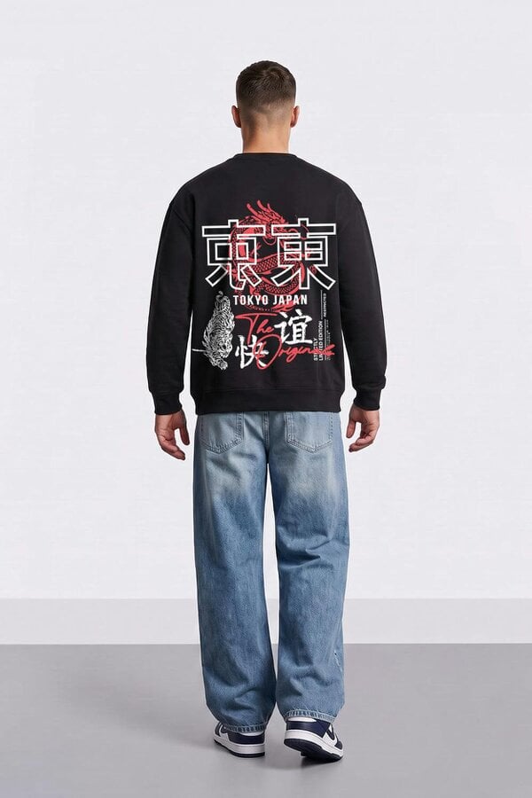 London Attitude Oversized Tokyo Dragon & Tiger Sweatshirt in Black