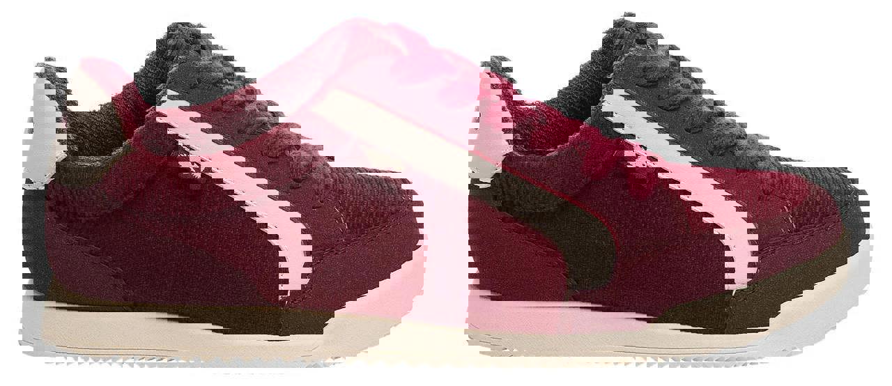 Rocket Dog Bolt Womens Casual Smart Lace Up Shoes Trainers, burgundy casual sneaker with white side stripe and comfortable sole.