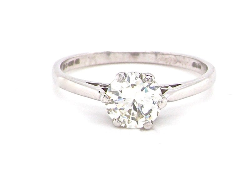 Vintage Tom A vintage solitaire diamond ring