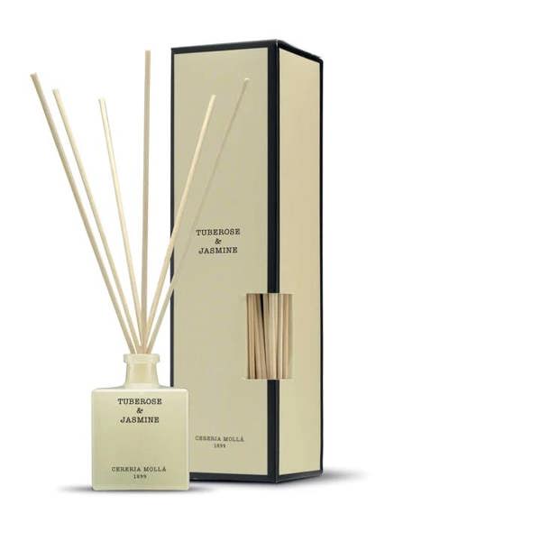  an intense and refined floral fragrance where tuberose and jasmine unite