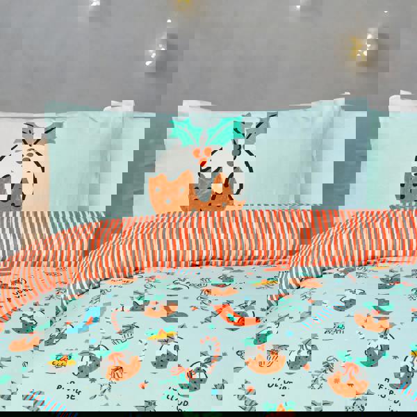 Smart Living Luxury Super Soft & Reversible Festive Christmas Puddings Duvet Set