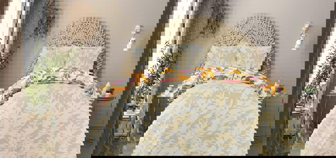 Smart Living Luxury Super Soft Reversible Bright Leaves Duvet Cover With Pillowcase