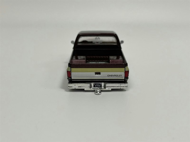 Mini GT Chevrolet Silverado Kaido House Vintage Spec V1 1:64 Mini GT KHMG145