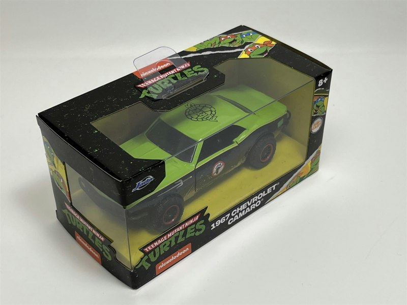 Jada Teenage Mutant Ninja Turtles TMNT 1967 Chevrolet Camaro 1:32 Scale Jada 35665