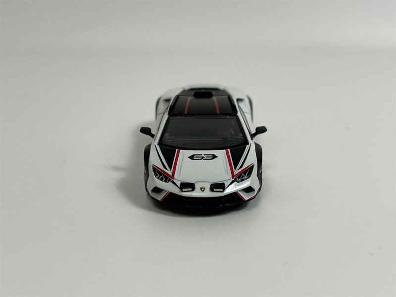 Mini GT Lamborghini Huracan Sterrato Bianco Asopo LHD 1:64 Scale MGT00763L