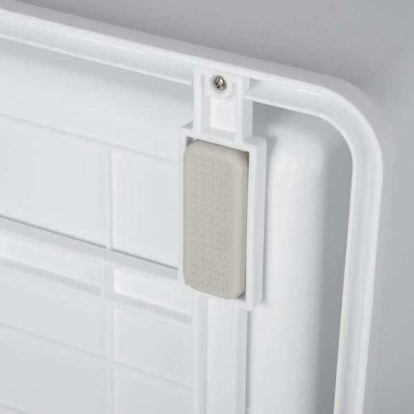 Green hooded cat litter box close-up of removable perforated panel