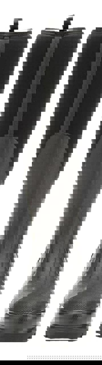 Muck Boots MUCK Chore Classic Tall Womens Stable Farm Wellington Wellies Boots, black waterproof rain boots with slip-resistant sole and elastic side panels for secure fit.