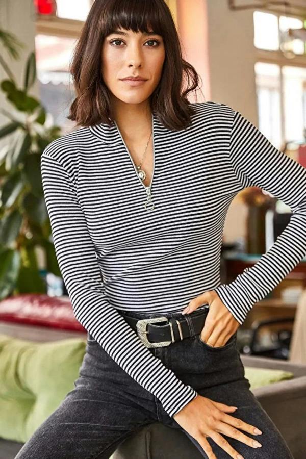 Hoxton Gal Zippered Turtleneck Stretch Blouse
