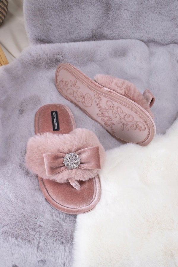 Amelie in PinkSlippers