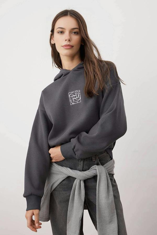 WOVCOR Oversize Embroidered Fleece Knit Sweatshirt