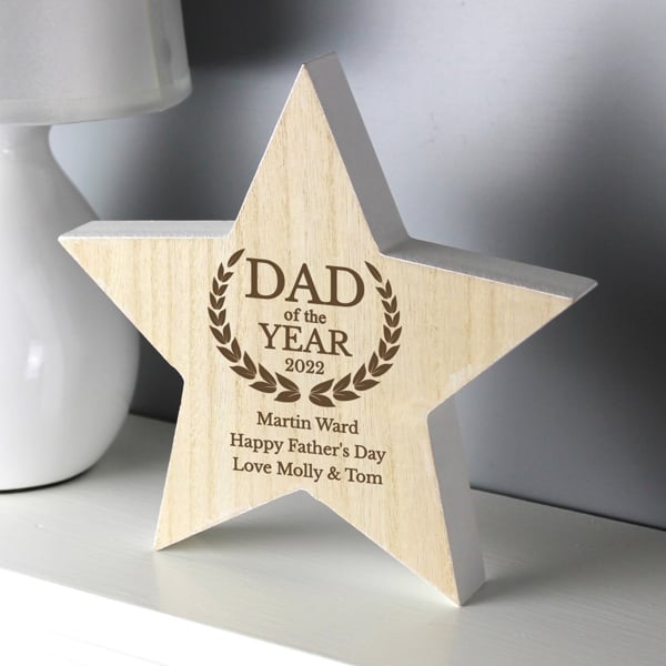 Personalised Memento Company Personalised Dad of the Year Wooden Star Ornament
