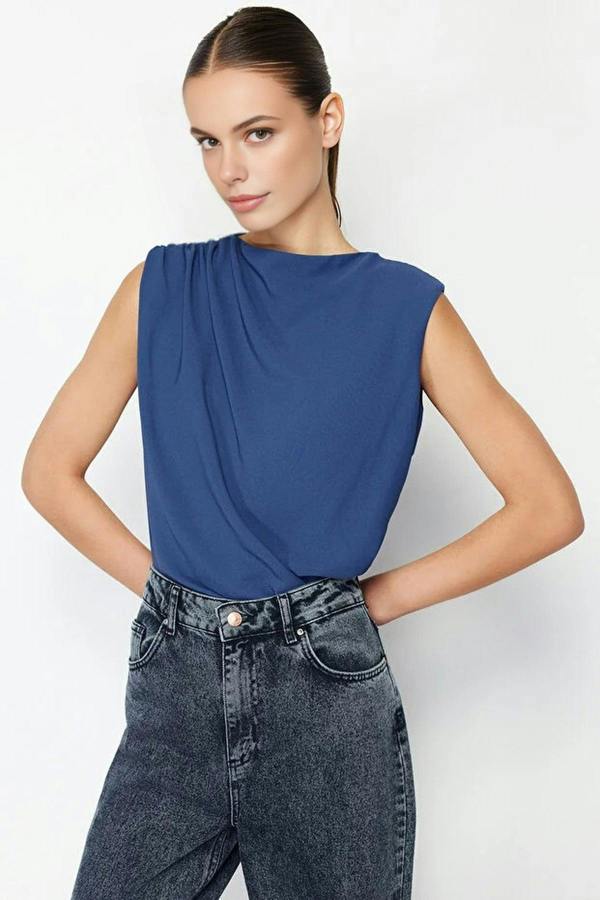 WOVCOR Crew Neck Woven Blouse with Gathering Detail