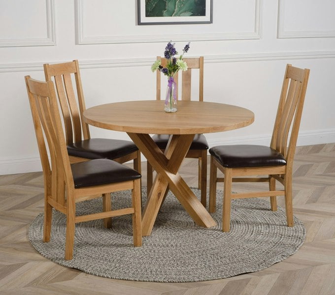 That's Furniture Oregon Round Oak Dining Table with 4 Princeton Oak Chairs