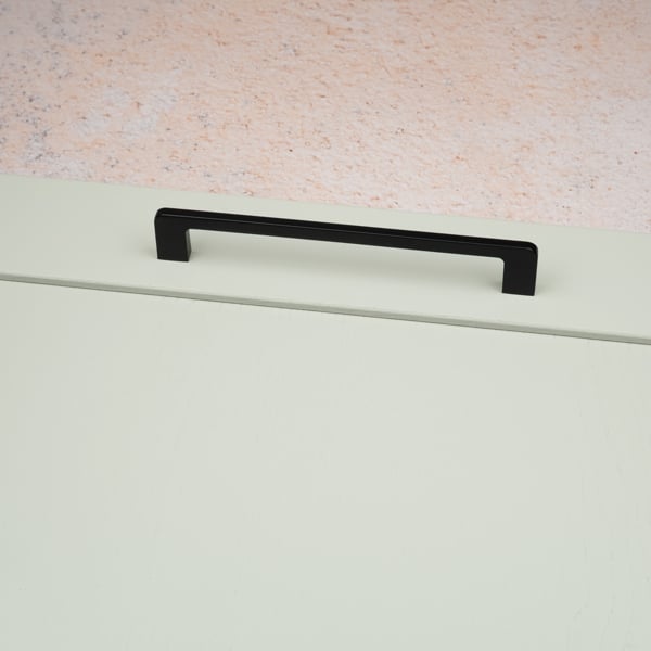 Handle & Home 160mm Matt Black Curved Handle