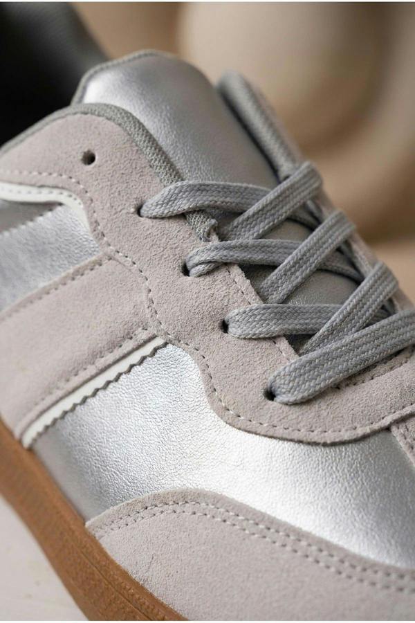 Saoirse Retro Style Trainers | colour:SILVER