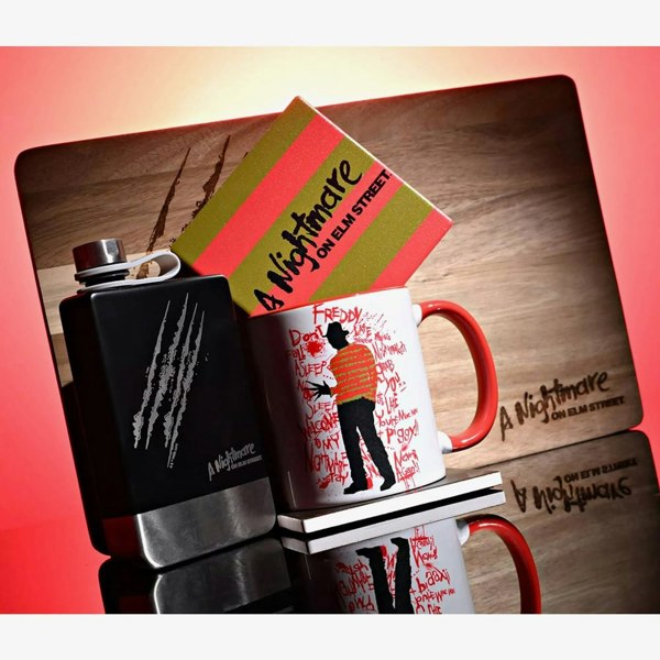 T. H. Baker Warner Bros Nightmare On Elm Street 8oz Hip Flask Gift WB565