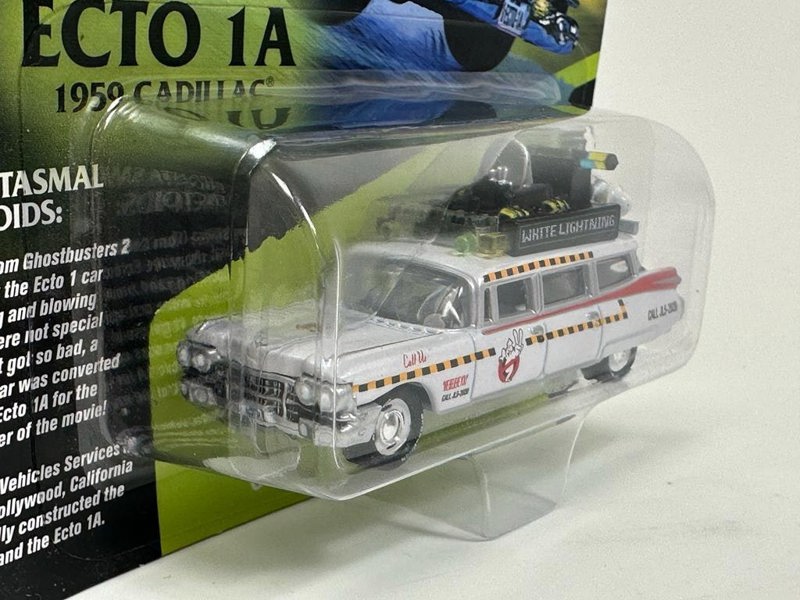 Johnny Lightning Ghostbusters 1959 Cadillac 1:64 White Lightning JLSS004