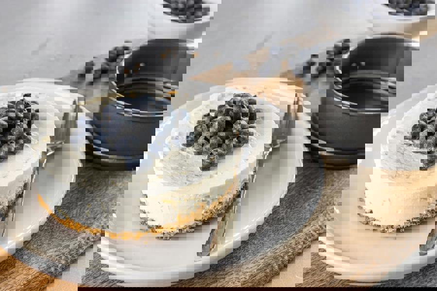 MasterClass 3pc Non-Stick Spring Form Loose Base Round Cake Pan Set with 3x Baking Pans, 11cm, 18cm and 23cm