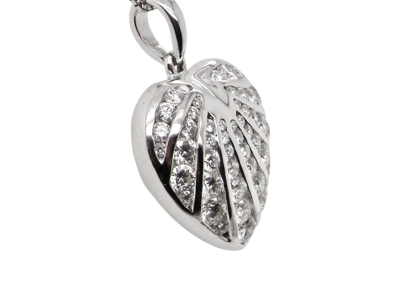 Vintage Tom A gorgeous heart shaped diamond pendant