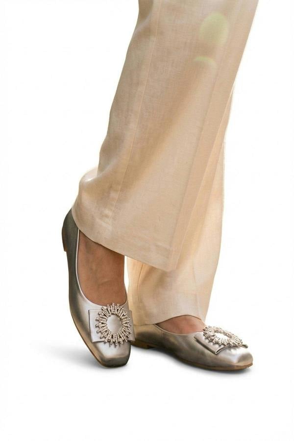 Sophie Womens Rhinestone Circle Buckle Ballet Flats - Silver_wb