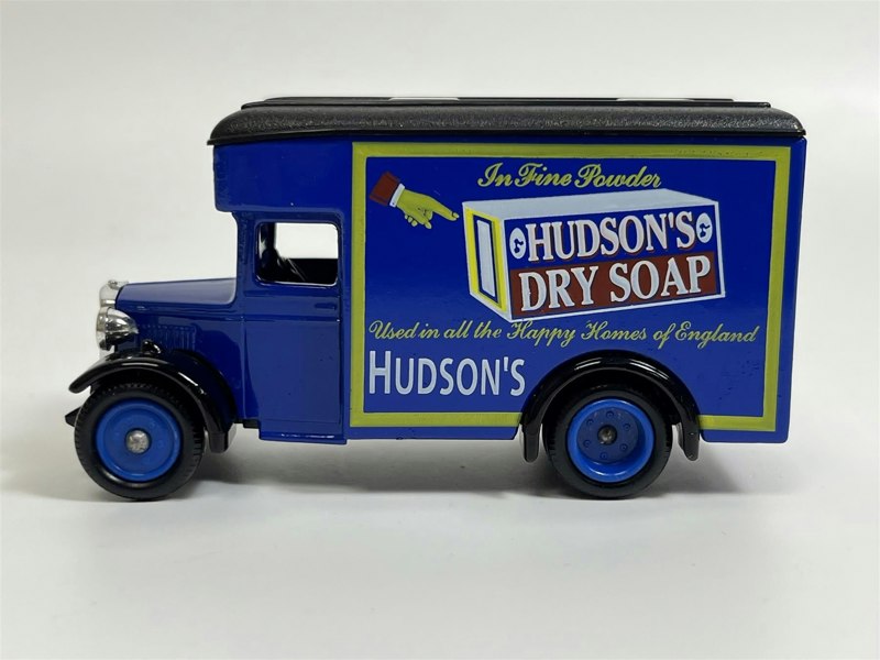 MCSlots Chevrolet Van 1934 Ellimans Embrocation Days Gone Lledo 21031D B4