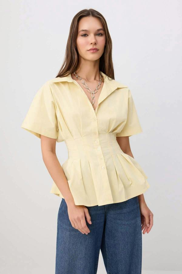 WOVCOR Pleated Detail Fitted Short Sleeve Shirt