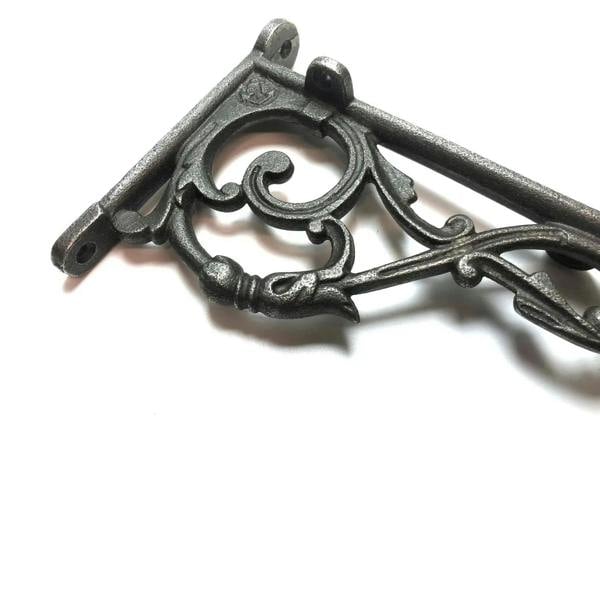 Pair of Antique Cast Iron Lipped Shelf Brackets - 155mm x 105mm
