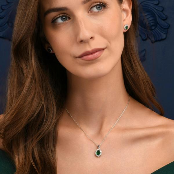 namana 925 Sterling Silver Green Cubic Zirconia Oval Halo Pendant Necklace