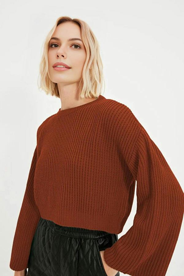 WOVCOR Crop Knit Sweater with Spanish Sleeve
