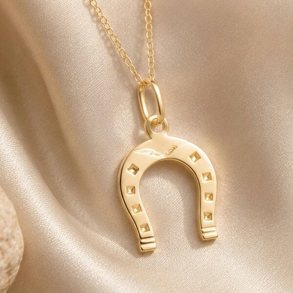Spero London 9ct Solid Gold Horseshoe Equestrian Necklace