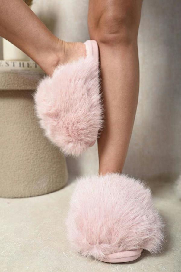Mildred Fluffy Faux Fur Winter Sandals - Pink