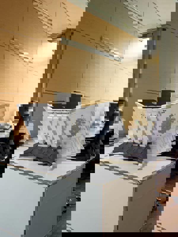 Durable SHERPA TABLE 10 Display Panel Desk Stand Extension Module | A4 Grey