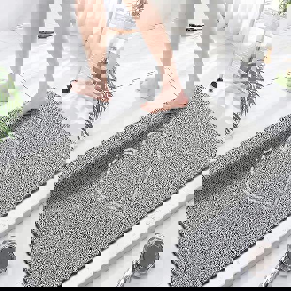 Nicoman Embossed Spaghetti Loofah Anti Slip Shower Mat - Heart