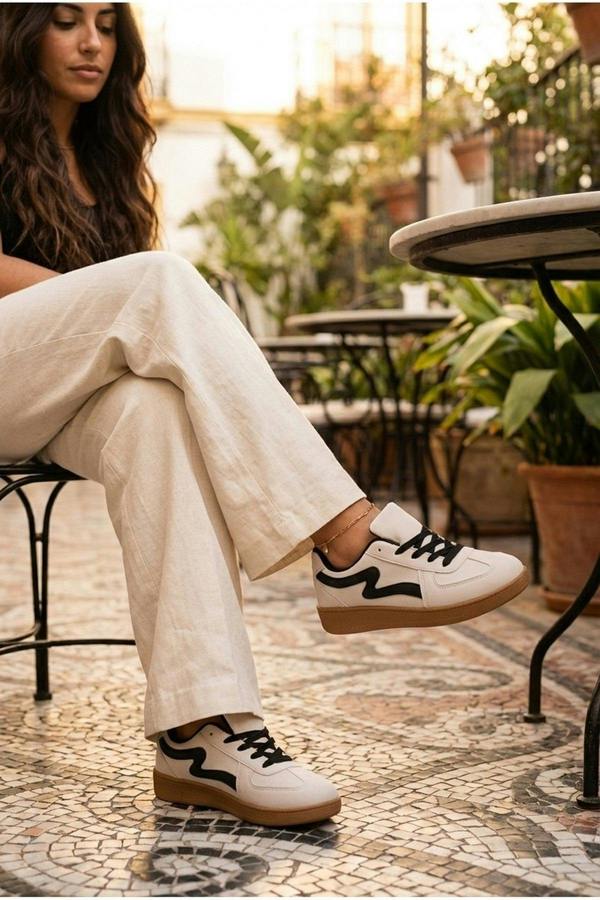 Poppy Womens Retro Stripe Gum Sole Trainers - White