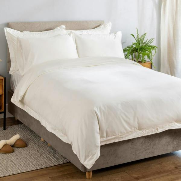 Ivory 600 Thread Count Egyptian Cotton Pillowcases styled in a bedroom | Soak and Sleep