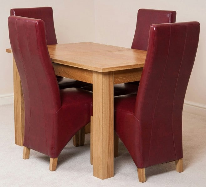 That's Furniture Hampton Small Oak Extending Dining Table with Lola Leather Chairs