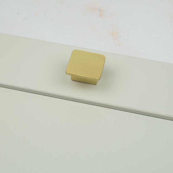 Handle & Home 32mm Brushed Brass Square Knob
