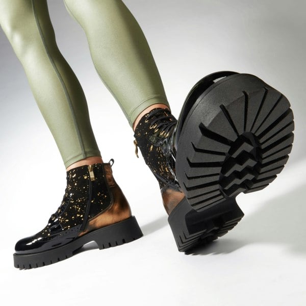 Embassy London Hatter Platform - Drops - Women's ankle boot in golden paint drops on black leather