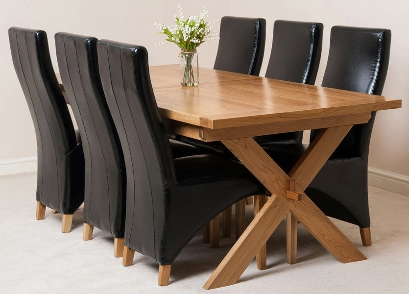 That's Furniture Vermont Cross Leg Oak Extending Dining Table with Lola Leather Chairs