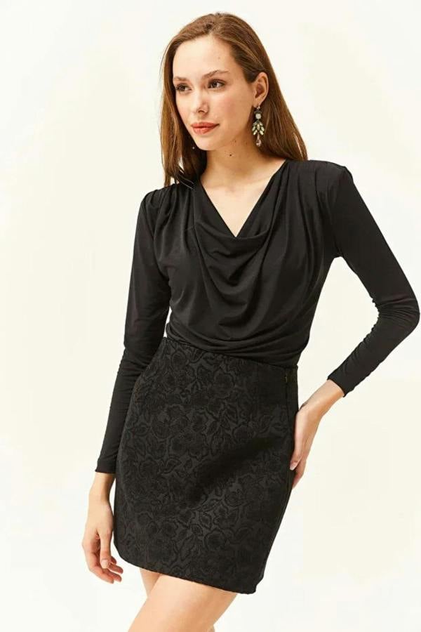 Hoxton Gal Padded-Pleated V-Neck Blouse
