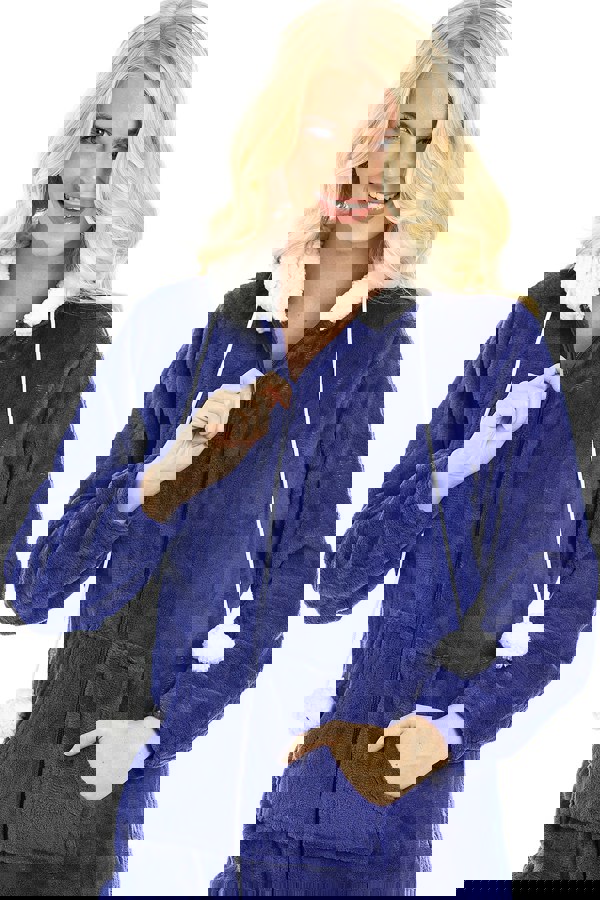 Close up view of the product Navy