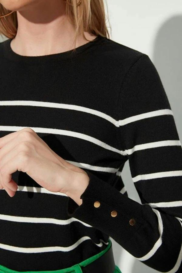 WOVCOR Crew Neck Striped Knit Sweater