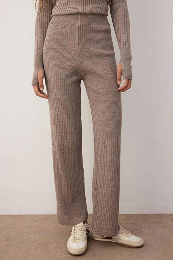 WOVCOR 2-Piece Basic Knit Set with Finger Detail