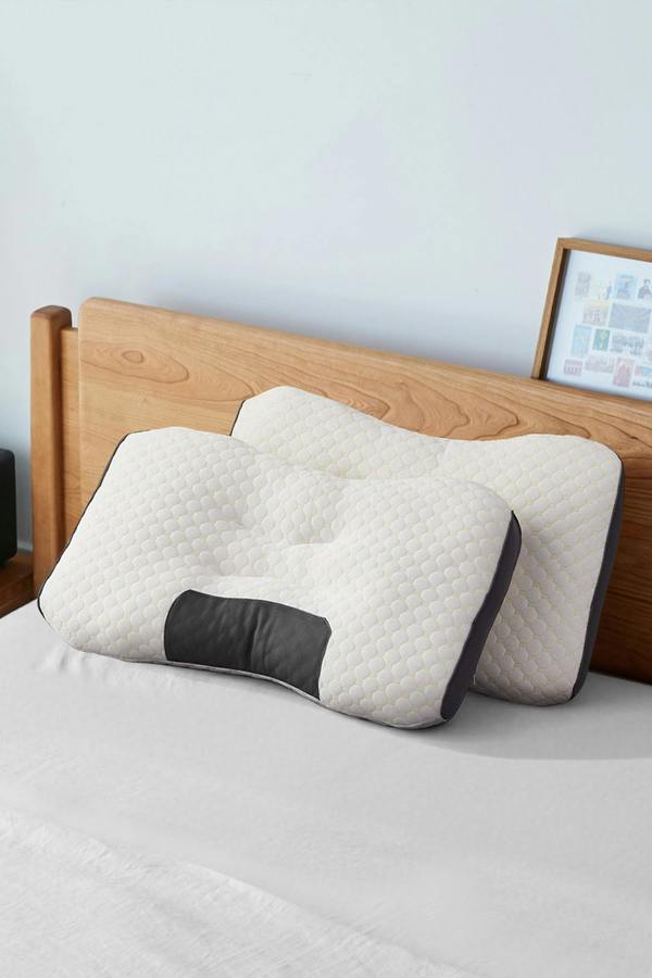 Living and Home Premium Sleep Support Knitted Pillow for All Seasons