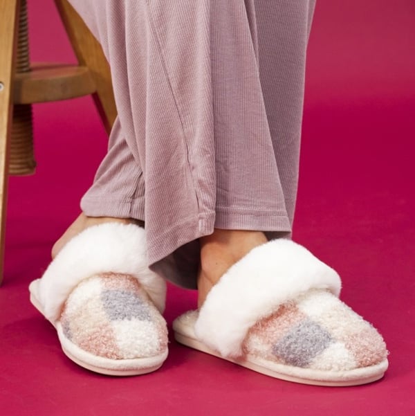 Lunar Women's Kayden Faux Fur Lined Slippers - Pink