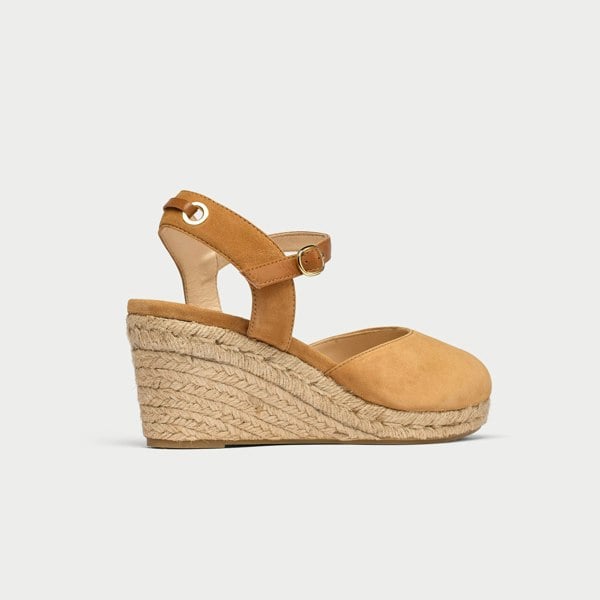 Calla Betsy Shoes - Tan Suede